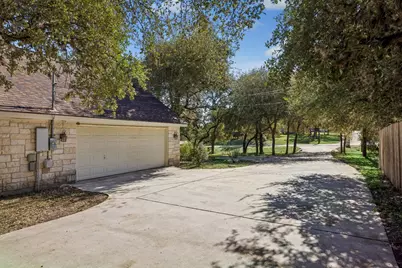 100 Quarry Springs Drive, San Marcos, TX 78666 - Photo 25