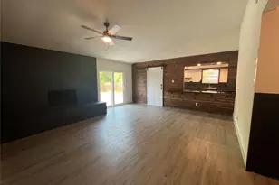322 McClendon Dr, Elgin, TX 78621 - Photo 3