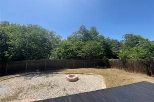 322 McClendon Dr, Elgin, TX 78621 - Photo 33