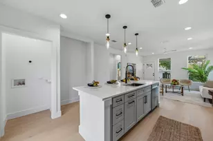 1199 Coleto St, Austin, TX 78702 - Photo 5