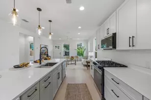 1199 Coleto St, Austin, TX 78702 - Photo 9