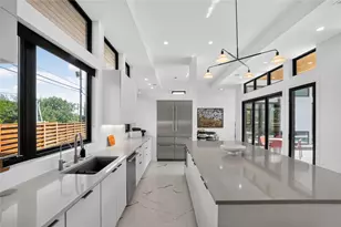 2009 San Juan Dr, Austin, TX 78733 - Photo 9