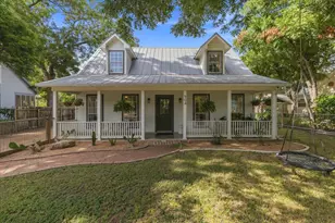 904 Spring St, Bastrop, TX 78602 - Photo 9