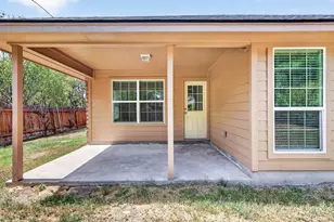 1512 Shadow Walk, Lockhart, TX 78644 - Photo 25