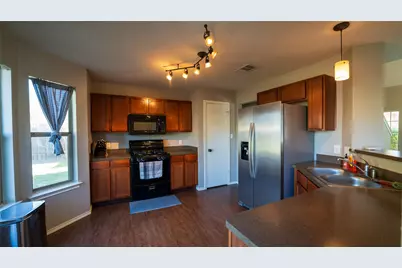 1576 Twin Cove, Kyle, TX 78640 - Photo 7