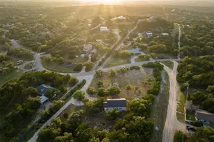 1816 Spring Valley Dr, Dripping Springs, TX 78620 - Photo 9
