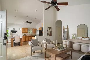 1816 Spring Valley Dr, Dripping Springs, TX 78620 - Photo 5