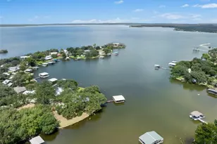 110 Island Lodges Ln, Buchanan Dam, TX 78609 - Photo 1