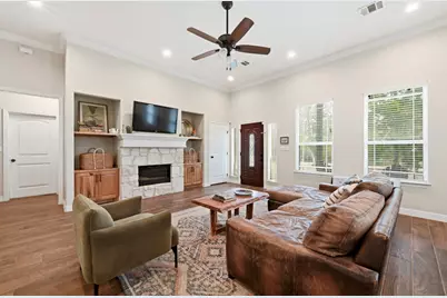 202 Cedar Hills Drive, Elgin, TX 78621 - Photo 5