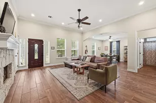 202 Cedar Hills Dr, Elgin, TX 78621 - Photo 5