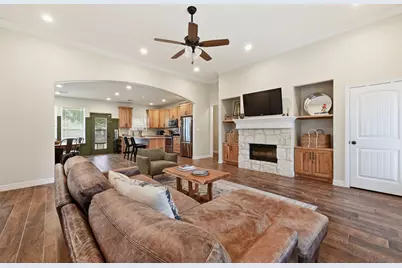 202 Cedar Hills Drive, Elgin, TX 78621 - Photo 7