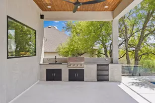 205 Waters View Ct, Dripping Springs, TX 78620 - Photo 23