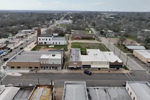 239 N Main St, Rockdale, TX 76567 - Photo 35