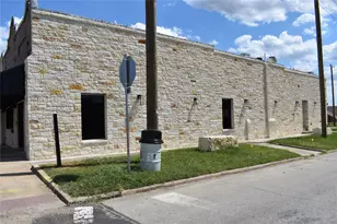 239 N Main St, Rockdale, TX 76567 - Photo 5