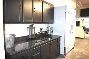 239 N Main St, Rockdale, TX 76567 - Photo 23