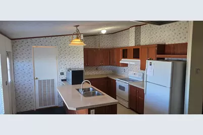 9338 E San Marcos Highway, Fentress, TX 78622 - Photo 9