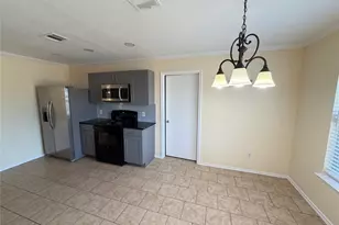 2203 Bluebonnet Dr, Round Rock, TX 78664 - Photo 5