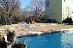2716 E 22nd St, Austin, TX 78722 - Photo 11