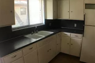 917 Keith Ln, Austin, TX 78705 - Photo 5