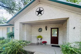 608 Mogonye Ln, Elgin, TX 78621 - Photo 5