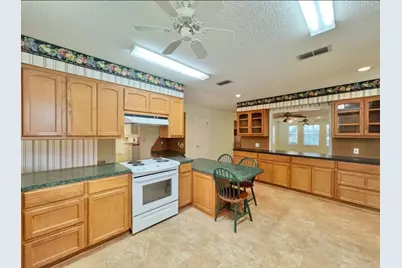 608 Mogonye Lane, Elgin, TX 78621 - Photo 11