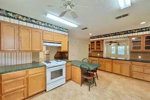 608 Mogonye Ln, Elgin, TX 78621 - Photo 11