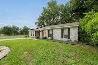 801 E 3rd Street, Georgetown, TX 78626 - Photo 3