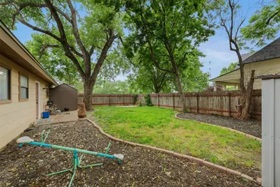 801 E 3rd Street, Georgetown, TX 78626 - Photo 23