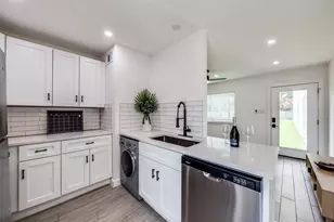 1200 E 52nd St, Austin, TX 78723 - Photo 5
