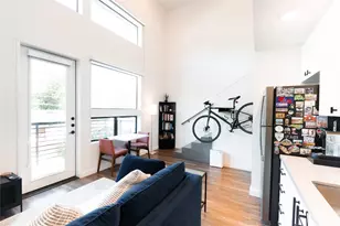 49 Navasota St, Austin, TX 78702 - Photo 7