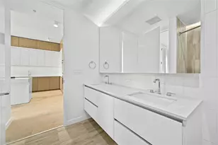 313 W 17th St, Austin, TX 78701 - Photo 17