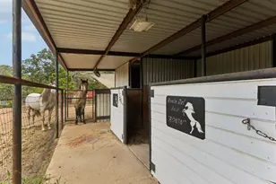143 W Tanglebriar Ct, Bastrop, TX 78602 - Photo 33