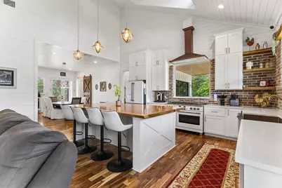 143 W Tanglebriar Court, Bastrop, TX 78602 - Photo 5