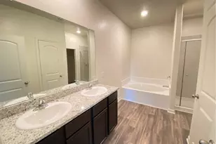 325 Crescent Park Dr, Jarrell, TX 76537 - Photo 17