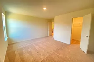 325 Crescent Park Dr, Jarrell, TX 76537 - Photo 9
