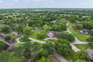 301 Cedar Cir, Brenham, TX 77833 - Photo 37