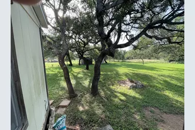 810 N Avenue R, Johnson City, TX 78636 - Photo 13