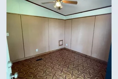 810 N Avenue R, Johnson City, TX 78636 - Photo 7