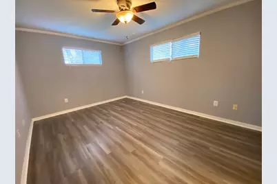 6211 Chesterfield Avenue #B, Austin, TX 78752 - Photo 15