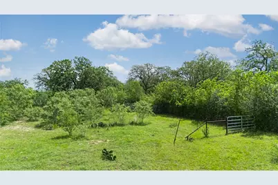 2612 Roosevelt Drive, Kingsbury, TX 78638 - Photo 9