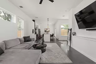 6205 Caddie St, Austin, TX 78741 - Photo 3