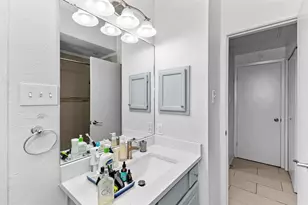 806 W 24th St, Austin, TX 78705 - Photo 21