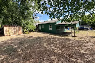 107 Franklin St, Taylor, TX 76574 - Photo 17