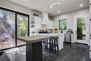706 Valdez St, Austin, TX 78741 - Photo 15