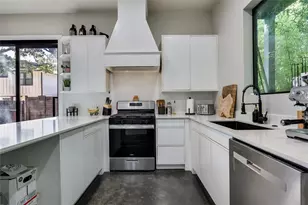 706 Valdez St, Austin, TX 78741 - Photo 9