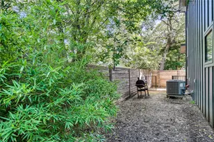 706 Valdez St, Austin, TX 78741 - Photo 31