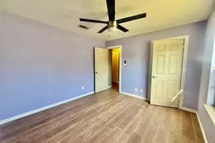 305 Maple Ln, Elgin, TX 78621 - Photo 9