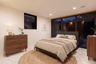 2416 E 10th St, Austin, TX 78702 - Photo 5