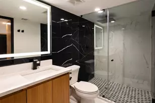 2416 E 10th St, Austin, TX 78702 - Photo 7