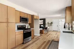 8121 Greenslope Dr, Austin, TX 78759 - Photo 9